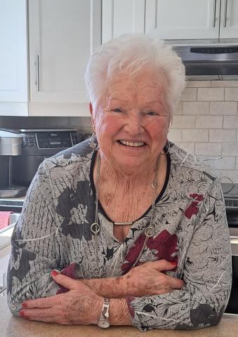 Jacqueline Lamoureux (née Gagnon)