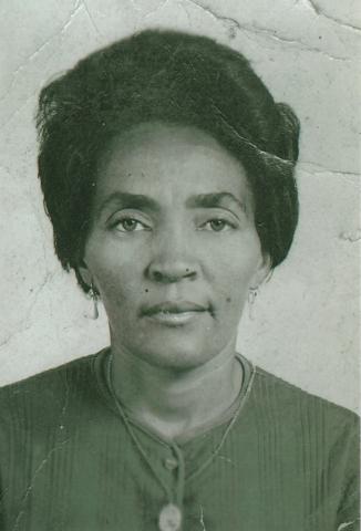 Jeannine Vales