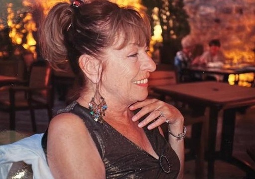 Monique M Collet