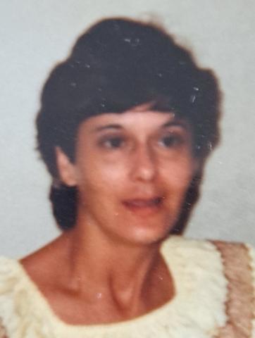Annette L Paquette