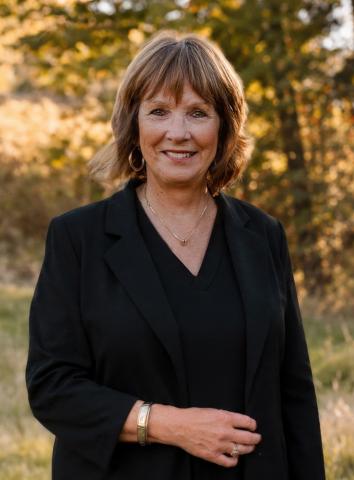 Joanne MacMillan